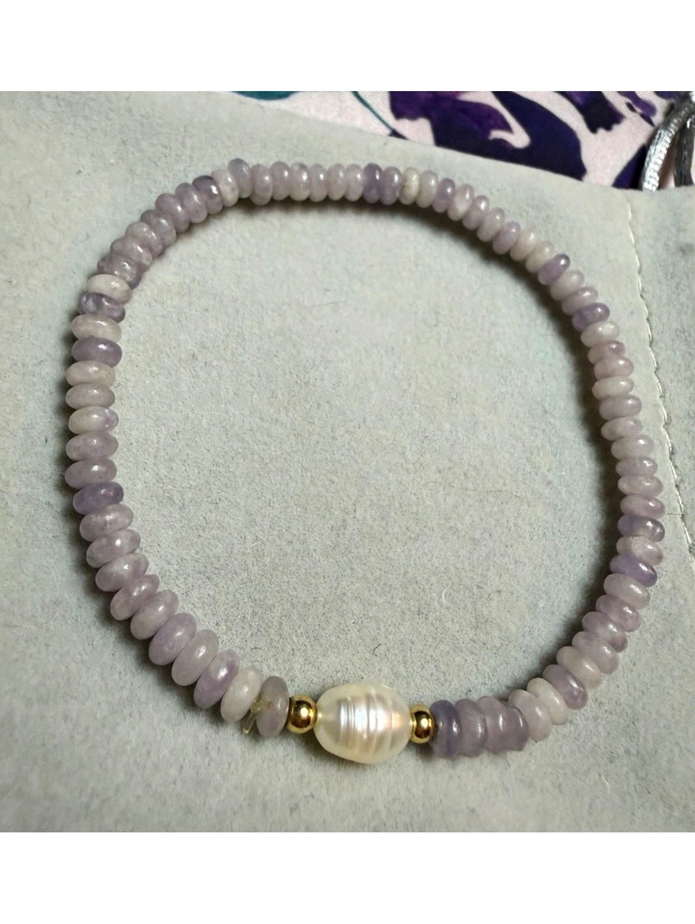 Delicate Lavender Beaded Bracelet with Pearl Accent